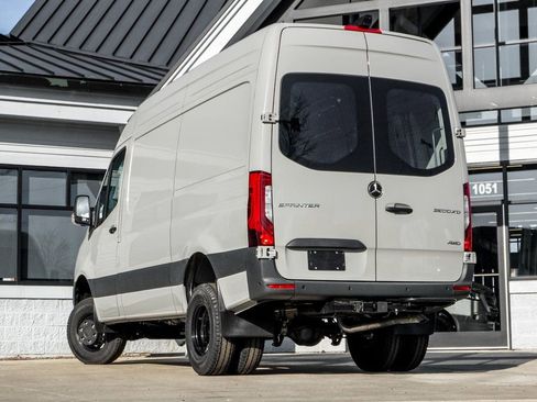 Used 2025 Mercedes-Benz Sprinter 3500 image 3