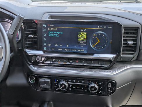Certified 2024 Chevrolet Silverado 2500 LTZ w/ LTZ Plus Package AWD/4WD image 17