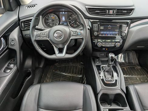 Used 2022 Nissan Rogue Sport SL w/ Premium Package image 10