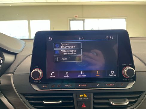 Used 2024 Nissan Altima 2.5 SV image 35