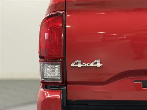 Certified 2022 Toyota Tacoma SR image 9
