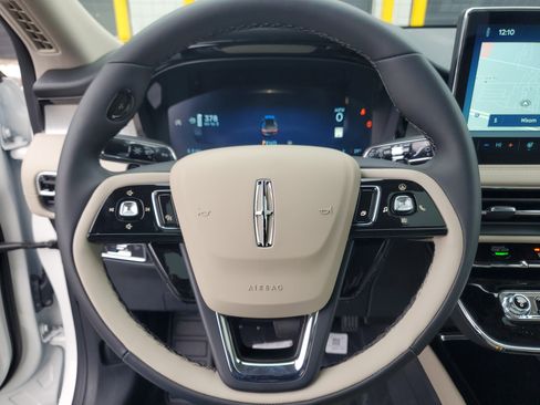 New 2026 Lincoln Corsair Premiere image 15