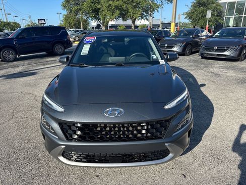 Used 2022 Hyundai Kona Limited FWD image 4