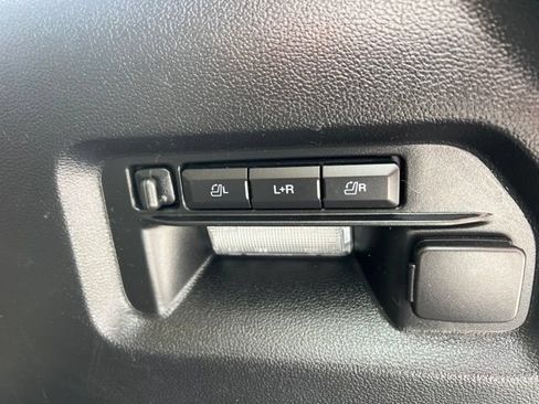Used 2023 Ford Explorer Limited w/ Equipment Group 301A AWD/4WD image 15