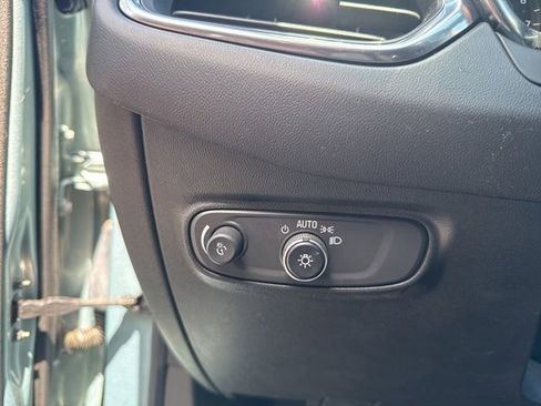Used 2022 Chevrolet Equinox LT FWD image 13