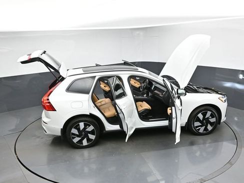 Used 2024 Volvo XC60 T8 Ultimate w/ Protection Package Premier AWD/4WD image 50