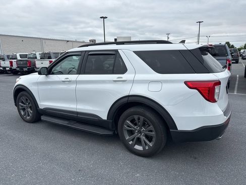 Used 2021 Ford Explorer XLT w/ Equipment Group 202A AWD/4WD image 3