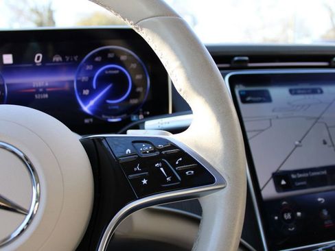 Used 2022 Mercedes-Benz EQS 450+ Sedan image 34