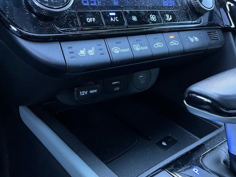 Used 2025 Hyundai Elantra Limited image 22