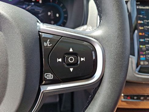 Used 2024 Volvo XC90 B6 Plus w/ Protection Package image 23