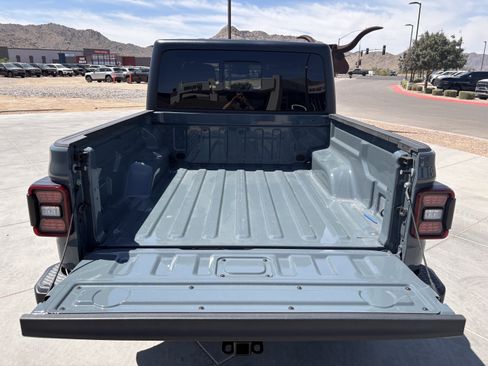 Used 2024 Jeep Gladiator Mojave image 23