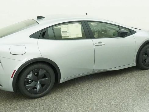 New 2026 Toyota Prius Plug-In Hybrid image 10