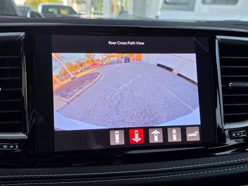 New 2026 Chrysler Pacifica Select FWD image 18