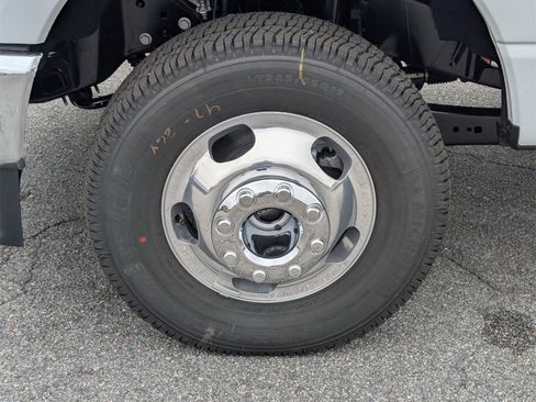 New 2026 Ford F350 XL w/ XL Chrome Package image 13