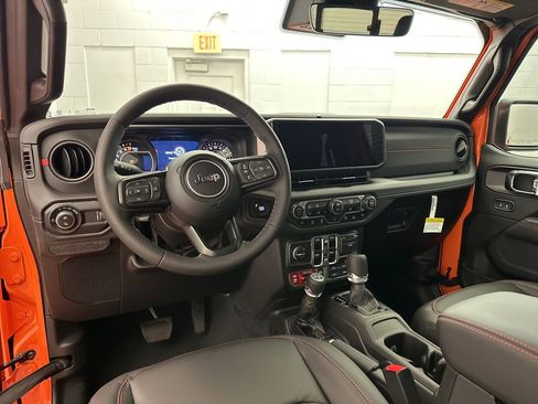 New 2025 Jeep Gladiator Rubicon image 10