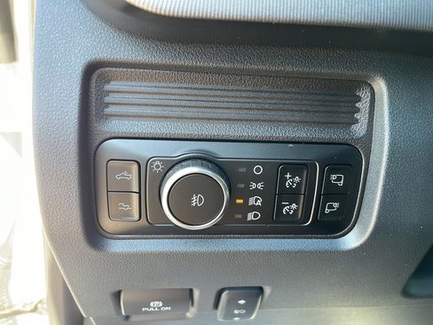 Certified 2025 Ford F250 Platinum image 28