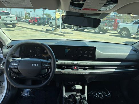 Used 2025 Kia K4 LXS image 35
