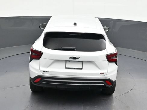 Used 2024 Chevrolet Trax RS FWD image 20