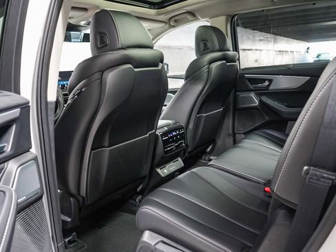 Used 2025 Acura MDX SH-AWD w/ Technology Package image 22