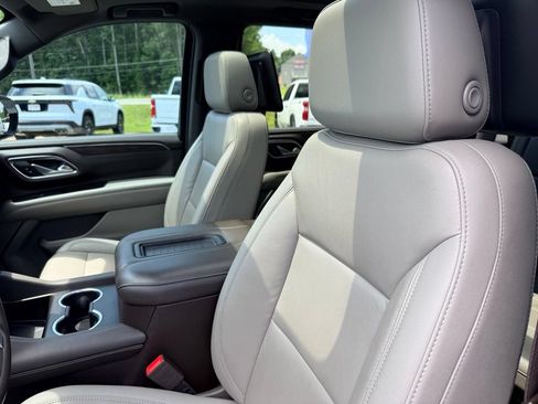 Used 2021 Chevrolet Tahoe LT w/ LT Signature Package RWD image 19