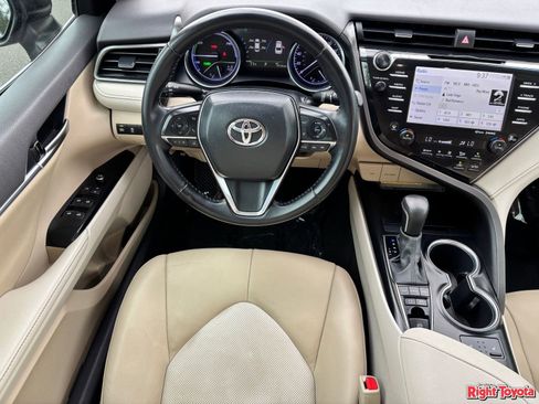 Used 2020 Toyota Camry XLE w/ Carpet Mat Package FWD image 14
