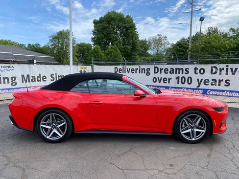 Used 2026 Ford Mustang Convertible RWD image 9