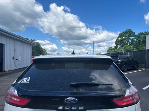 Used 2021 Ford Edge Titanium w/ Equipment Group 301A AWD/4WD image 6