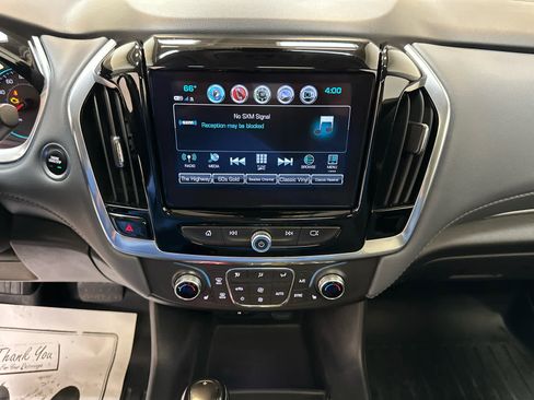 Used 2019 Chevrolet Traverse LT w/ LT Premium Package AWD/4WD image 8