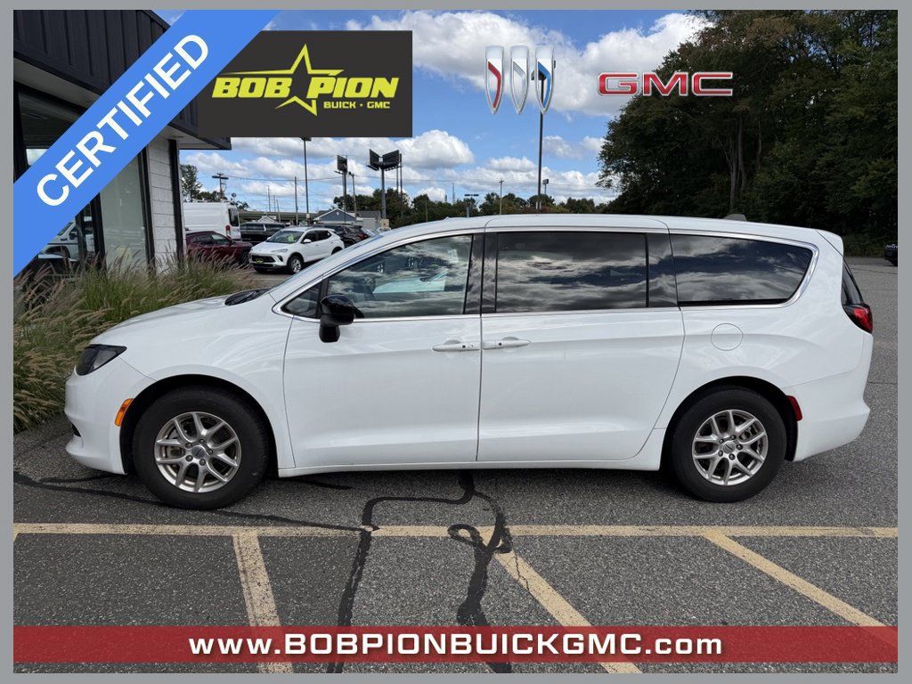 Used 2024 Chrysler Voyager LX FWD image 1