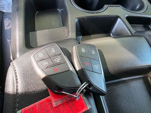 Used 2024 Chevrolet Silverado 2500 LT image 32