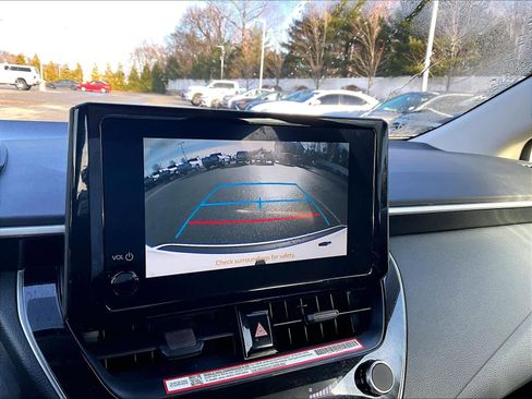 Used 2025 Toyota Corolla LE image 19