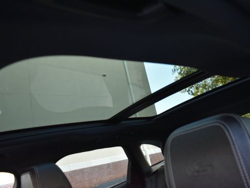 Used 2018 Jaguar F-PACE S image 46