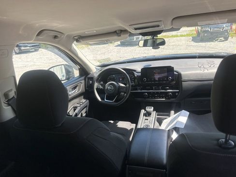 Used 2022 Nissan Pathfinder S AWD/4WD image 15