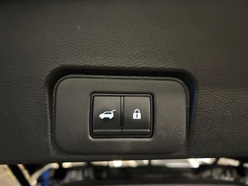 Used 2023 Nissan Rogue Platinum w/ Platinum Premium Package AWD/4WD image 22