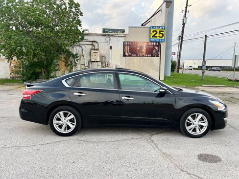 Used 2015 Nissan Altima 2.5 SL w/ Technology Package FWD image 2