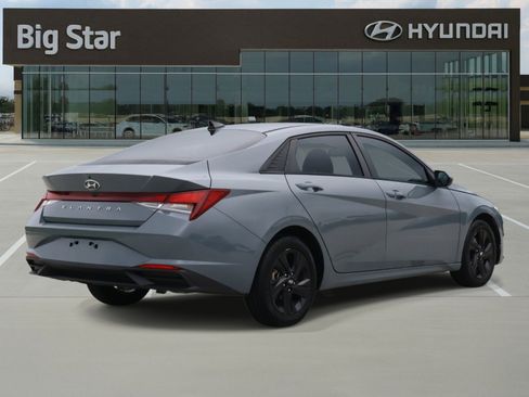 Used 2021 Hyundai Elantra SEL FWD image 4