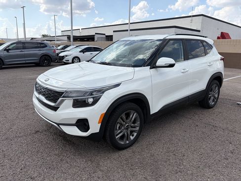 Used 2021 Kia Seltos S FWD image 4