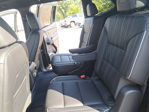 New 2026 Buick Enclave Avenir w/ Super Cruise Package image 17