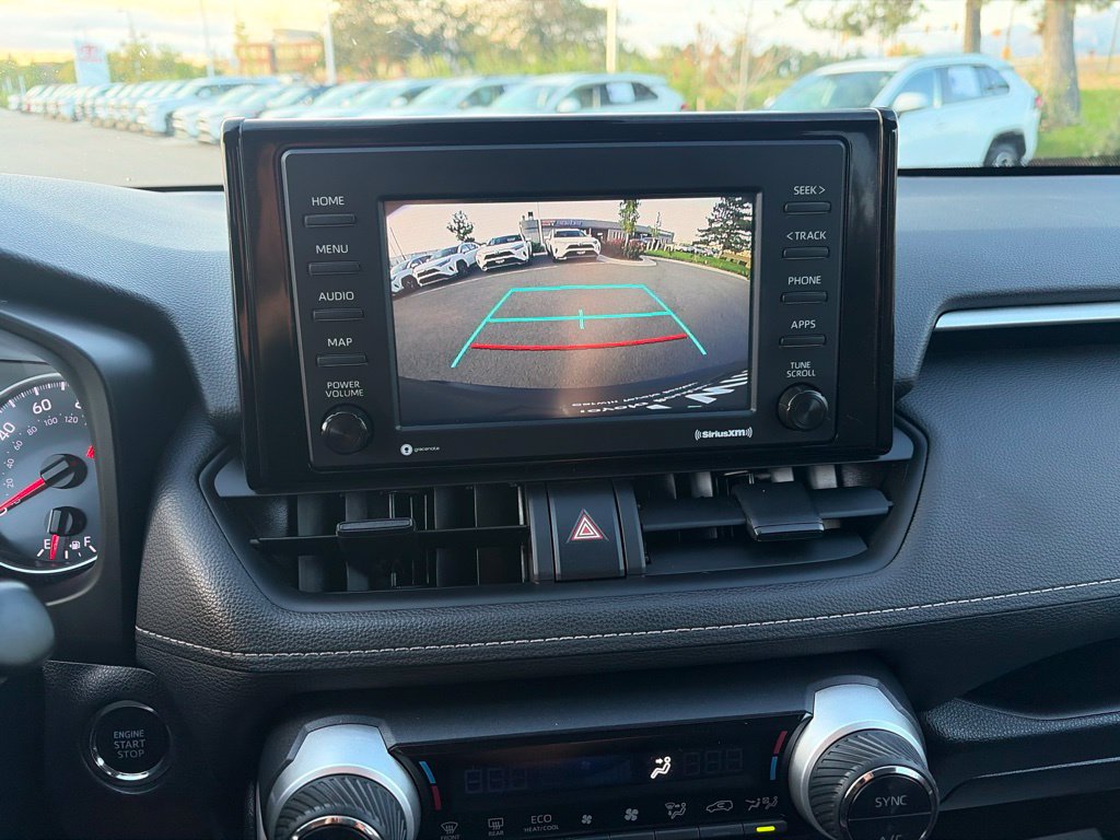 Used 2022 Toyota RAV4 XLE AWD/4WD image 30