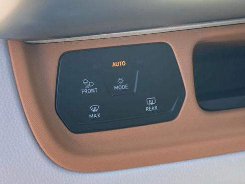 Used 2025 Volkswagen ID. Buzz 1st Edition AWD/4WD image 21