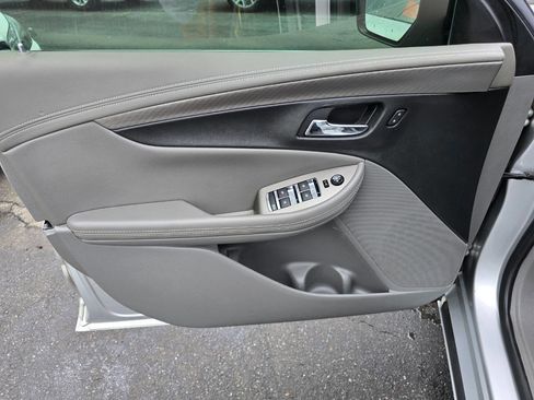 Used 2017 Chevrolet Impala LS image 13