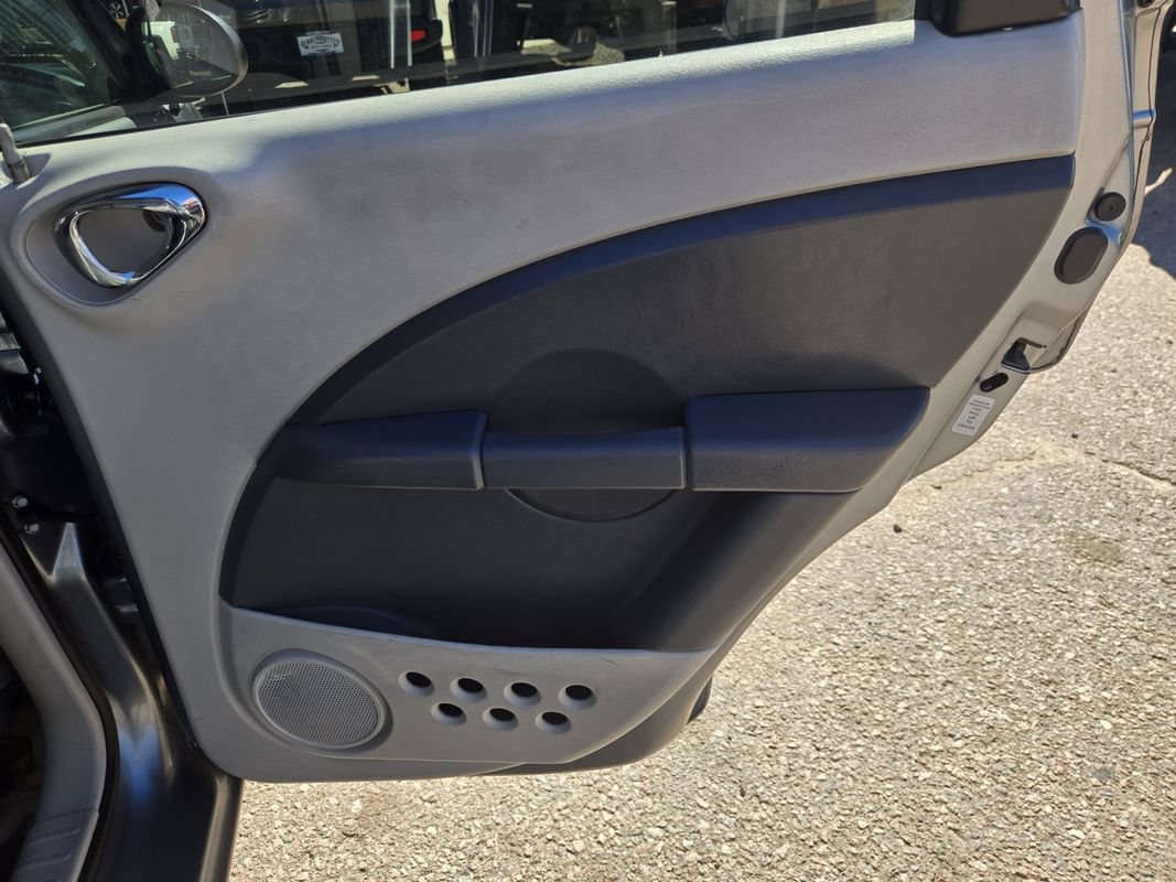 Used 2009 Chrysler PT Cruiser Touring FWD image 22