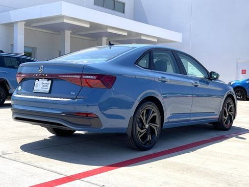 New 2025 Volkswagen Jetta SE image 10