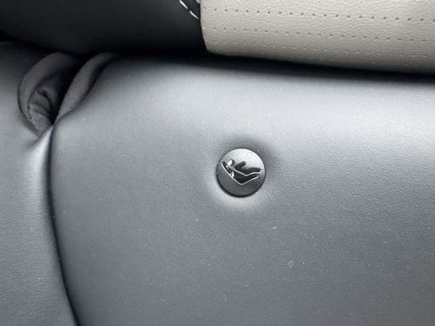 Used 2024 Ford Mustang GT Premium image 36