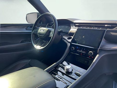 Used 2022 Jeep Grand Cherokee L Overland image 34