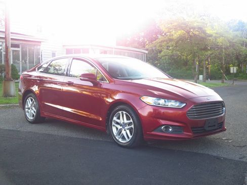 Used 2013 Ford Fusion SE FWD image 6