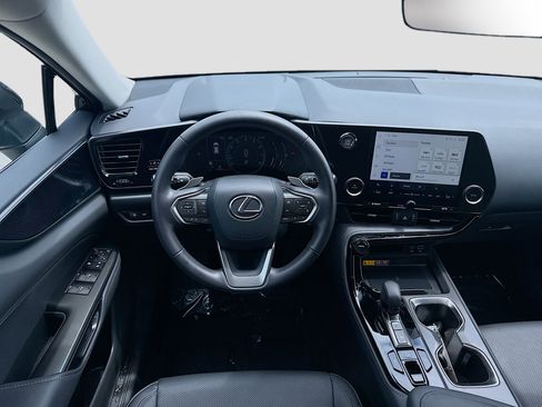 Used 2025 Lexus NX 250 FWD w/ Accessory Package (K3) image 18
