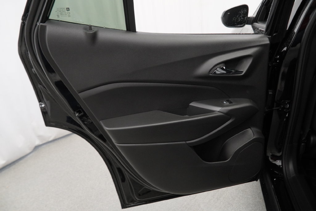 New 2026 Chevrolet Trax RS w/ Driver Confidence Package FWD image 32