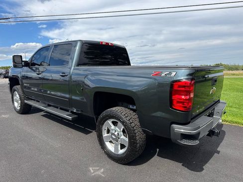 Used 2019 Chevrolet Silverado 2500 LT w/ LT Convenience Package AWD/4WD image 4