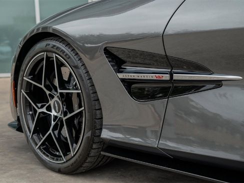 New 2025 Aston Martin Vanquish image 33